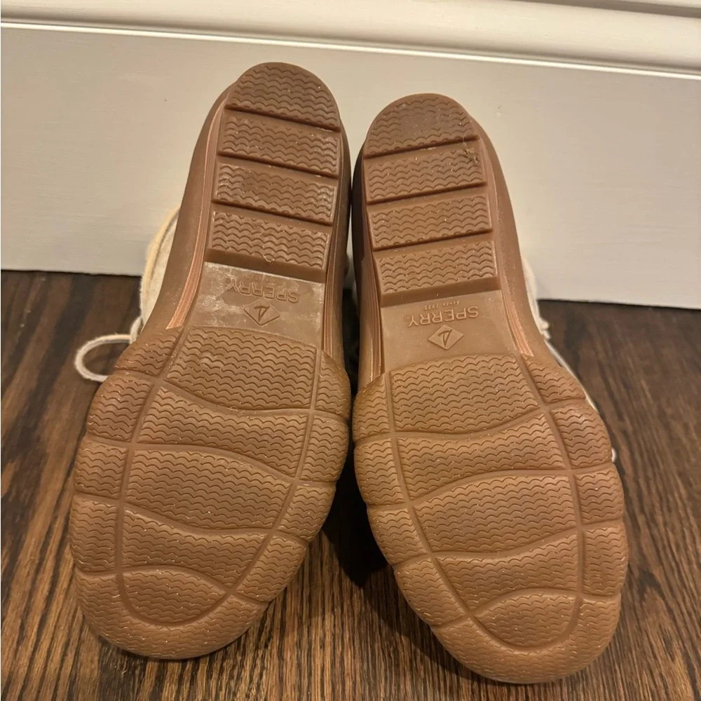 Sperry boots size 9